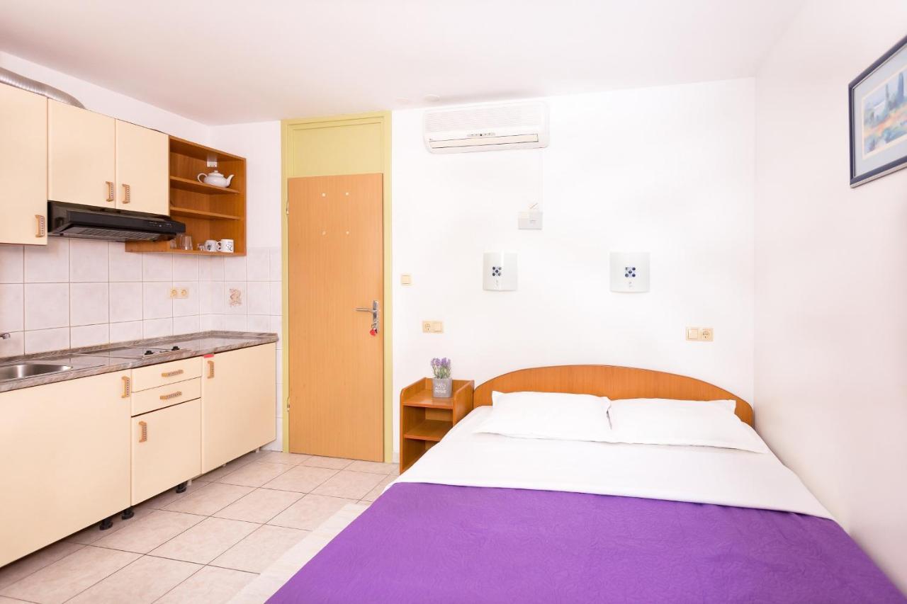 Aga Beach Suites Omiš Esterno foto